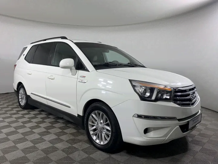 SSANGYONG Korando Turismo 2, 2013-1
