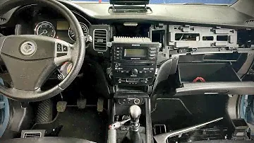Ssangyong Korando C demontaż radio removal
