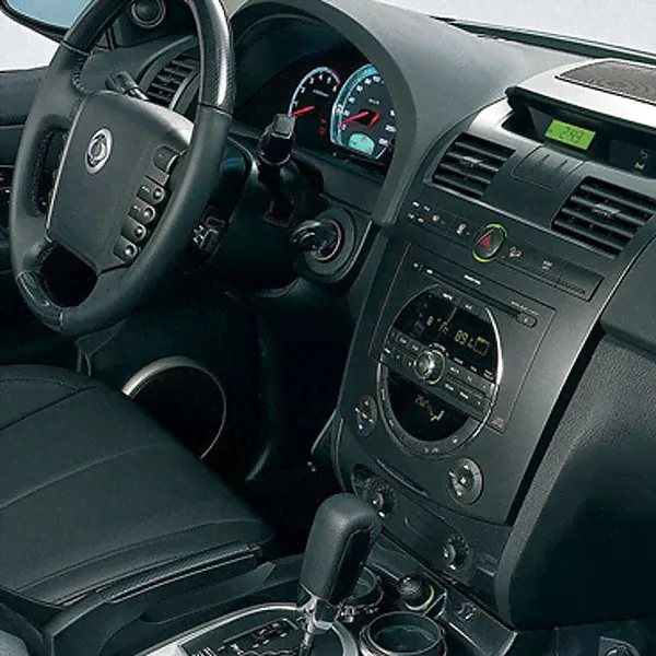 Переходная рамка Intro RSY-N01 на SsangYong Rexton (Y250)-1